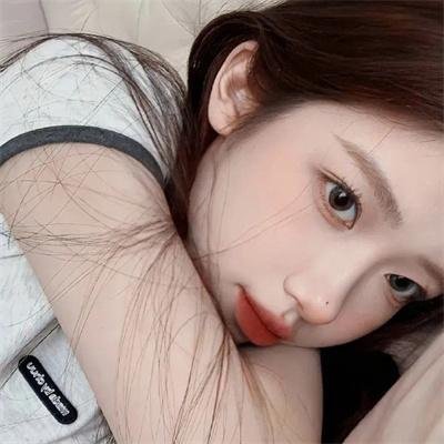 玻璃花与毁坏的世界 海报